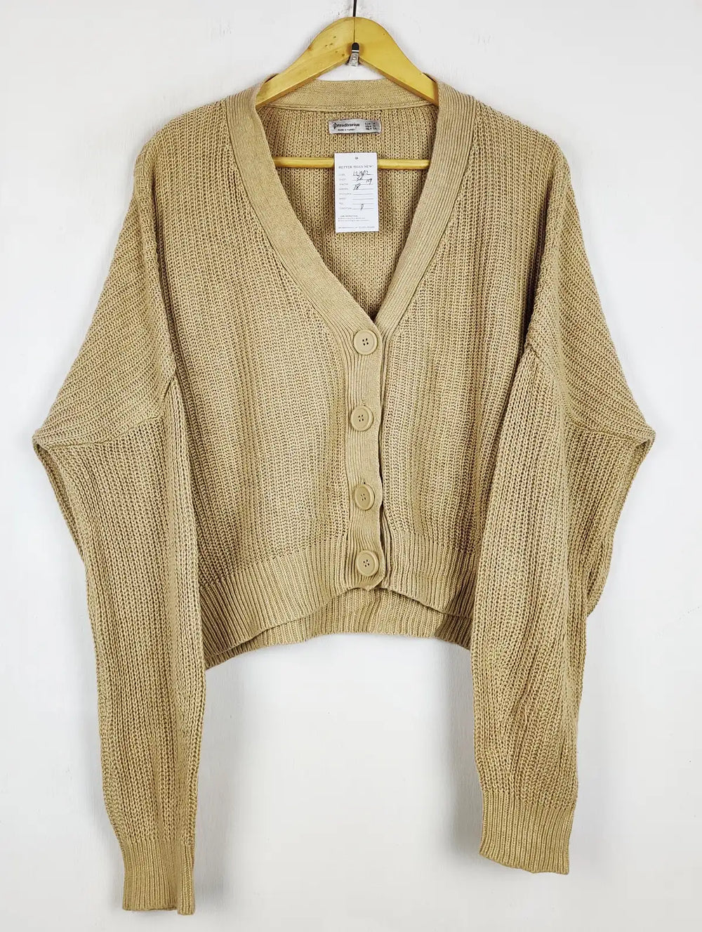 Buy online pre-used pre-loved 100% authentic & Original branded Stradivarius (LS-19612) available in Pakistan. Top international brands avilable.