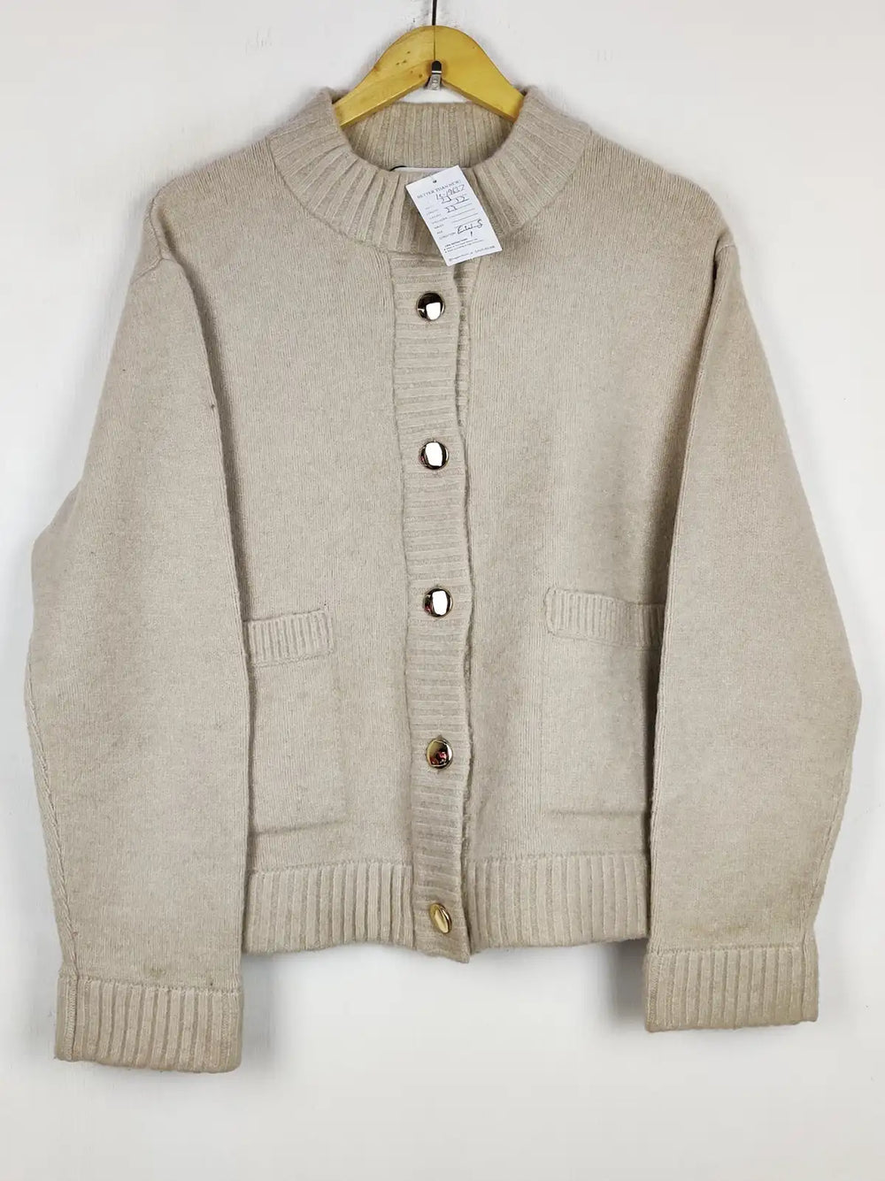 Buy online pre-used pre-loved 100% authentic & Original branded Primark (LS-19637) available in Pakistan. Top international brands avilable.