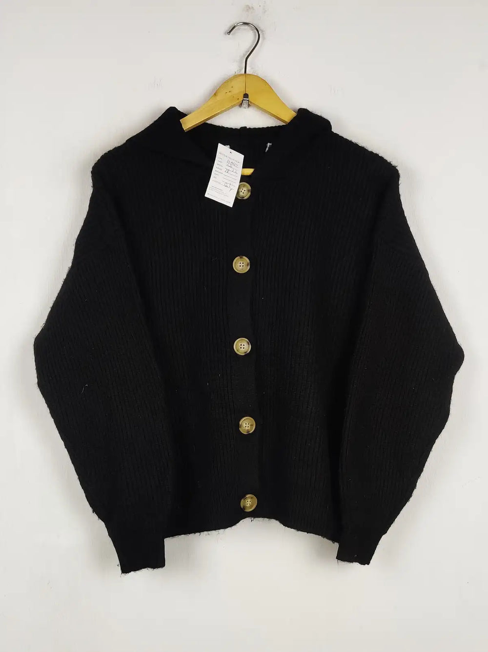 Buy online pre-used pre-loved 100% authentic & Original branded Unknown Brand (LS-19651) available in Pakistan. Top international brands avilable.