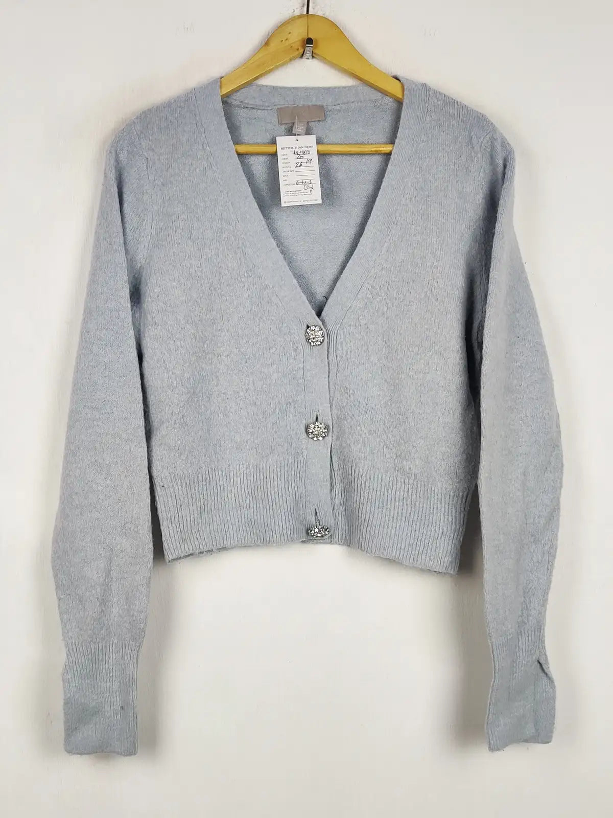 Buy online pre-used pre-loved 100% authentic & Original branded H&M (LS-19653) available in Pakistan. Top international brands avilable.