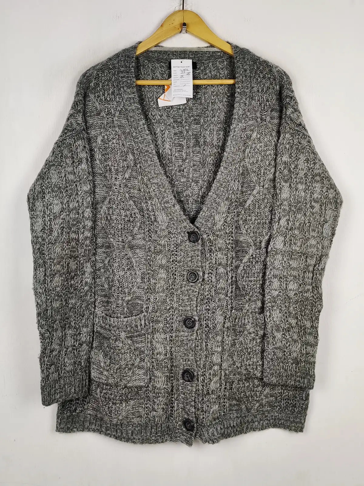 Buy online pre-used pre-loved 100% authentic & Original branded Atmosphere (LS-19672) available in Pakistan. Top international brands avilable.