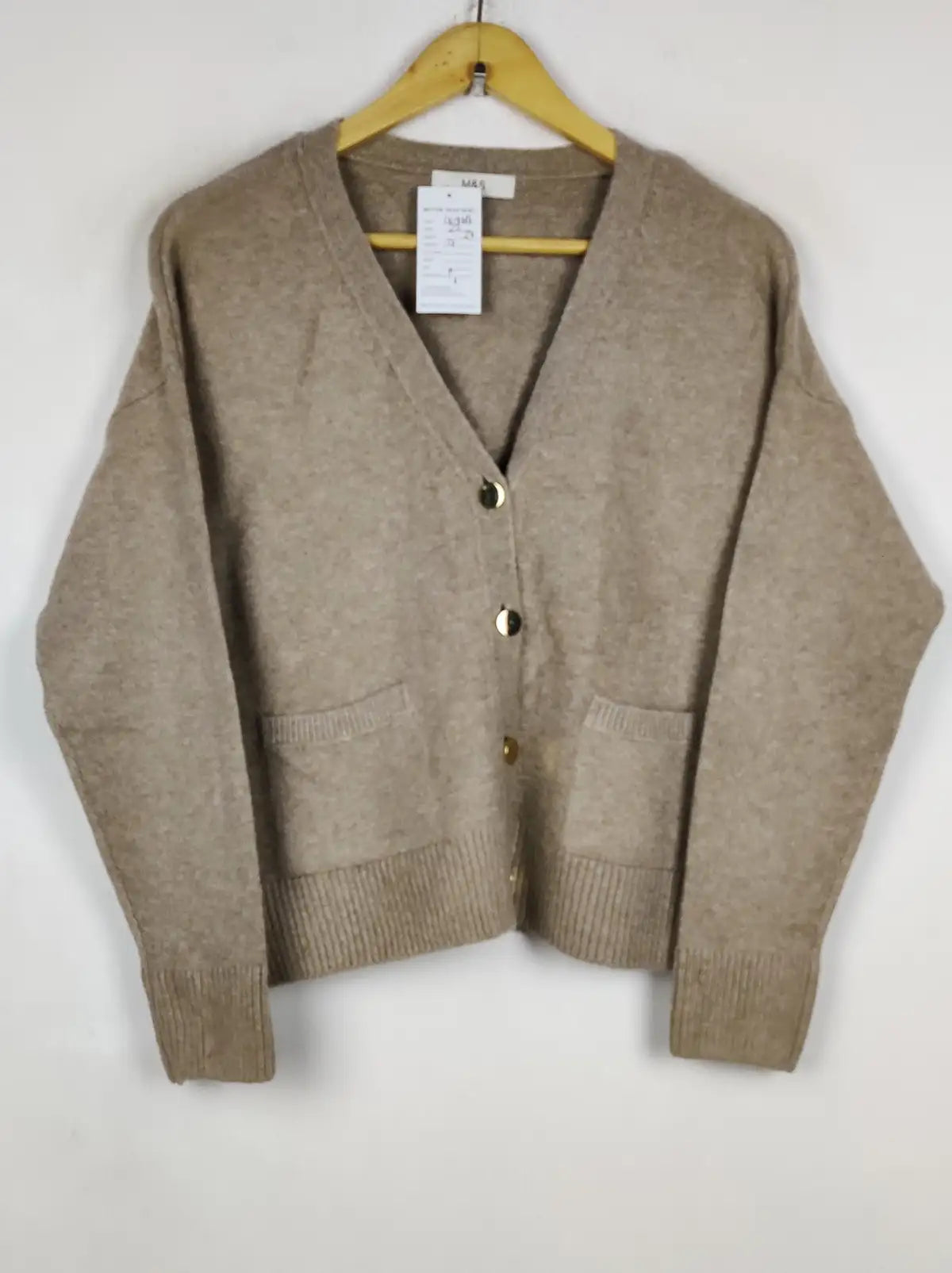 Buy online pre-used pre-loved 100% authentic & Original branded Marks & Spencer (LS-19684) available in Pakistan. Top international brands avilable.
