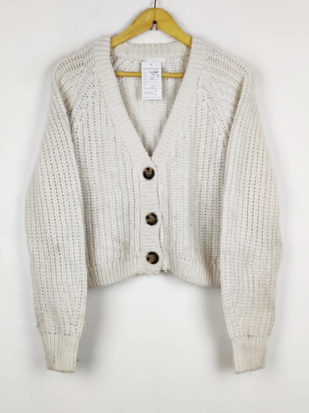 Buy online pre-used pre-loved 100% authentic & Original branded H&M (LS-19686) available in Pakistan. Top international brands avilable.