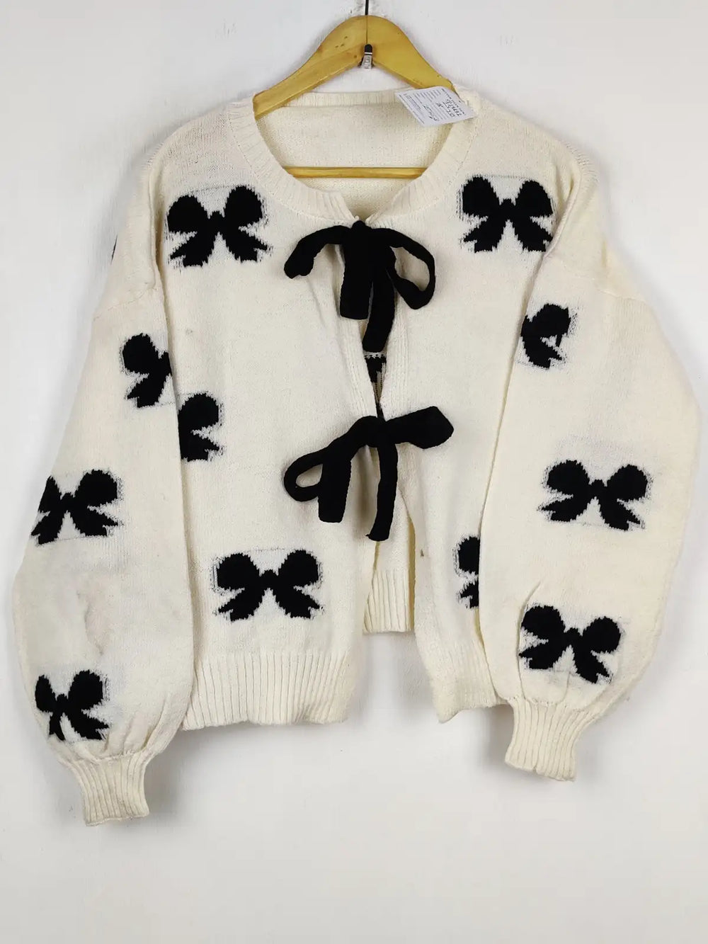 Buy online pre-used pre-loved 100% authentic & Original branded Unknown Brand (LS-19693) available in Pakistan. Top international brands avilable.