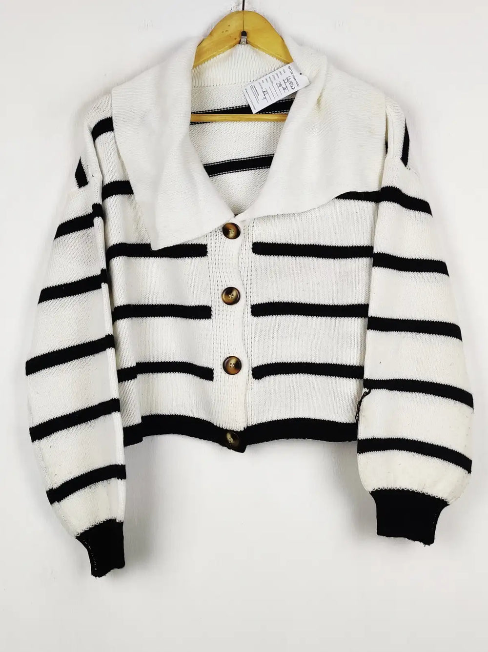 Buy online pre-used pre-loved 100% authentic & Original branded Shein (LS-19702) available in Pakistan. Top international brands avilable.