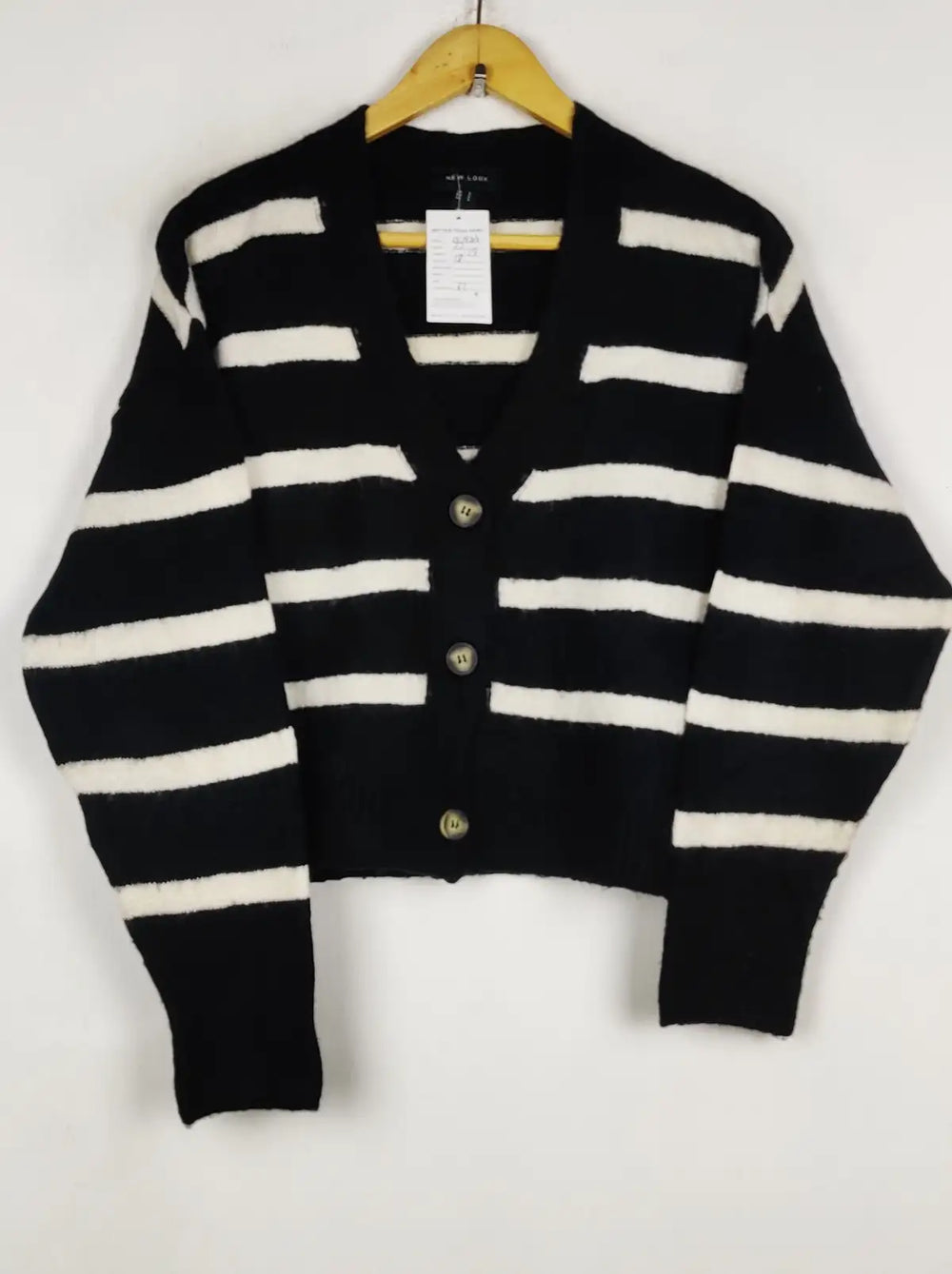 Buy online pre-used pre-loved 100% authentic & Original branded New Look (LS-19704) available in Pakistan. Top international brands avilable.