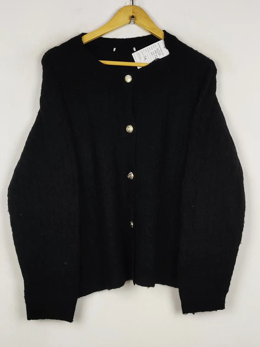 Buy online pre-used pre-loved 100% authentic & Original branded Tu (LS-19729) available in Pakistan. Top international brands avilable.