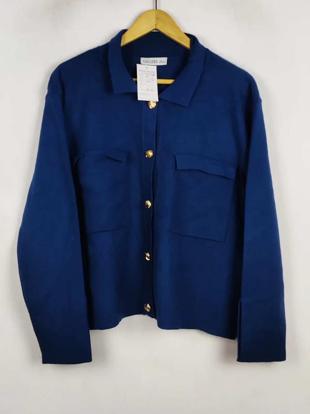 Buy online pre-used pre-loved 100% authentic & Original branded Gallery (LS-19752) available in Pakistan. Top international brands avilable.