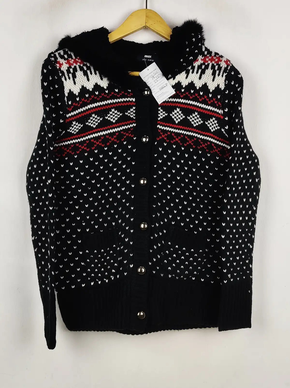 Buy online pre-used pre-loved 100% authentic & Original branded Max (LS-19766) available in Pakistan. Top international brands avilable.