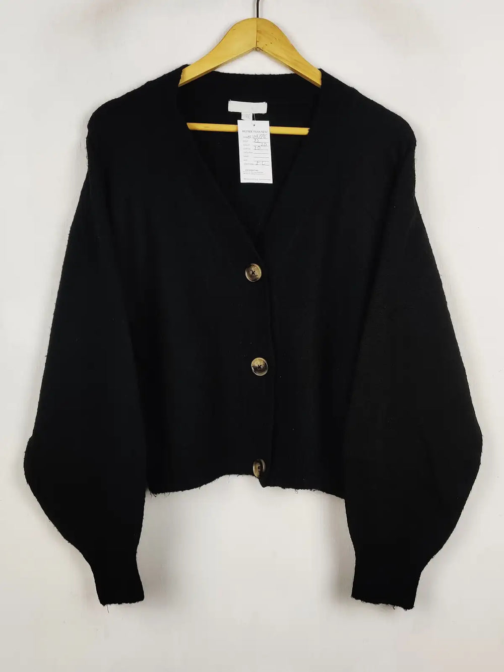 Buy online pre-used pre-loved 100% authentic & Original branded H&M (LS-19776) available in Pakistan. Top international brands avilable.