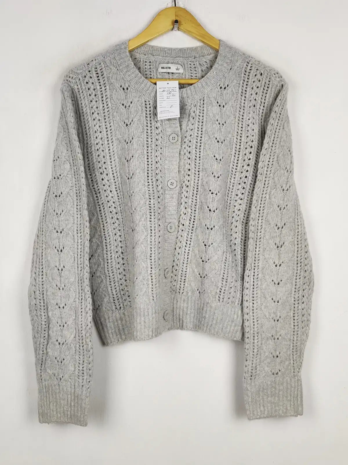 Buy online pre-used pre-loved 100% authentic & Original branded Hollister (LS-19782) available in Pakistan. Top international brands avilable.