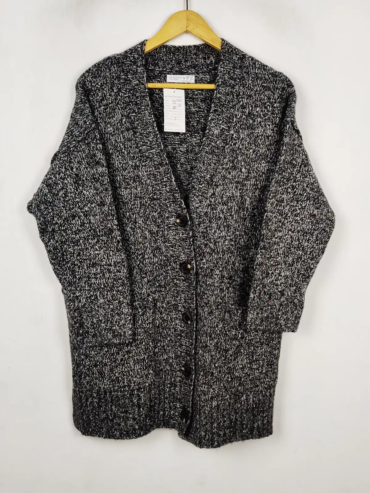 Buy online pre-used pre-loved 100% authentic & Original branded Primark (LS-19805) available in Pakistan. Top international brands avilable.