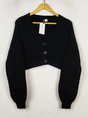 Buy online pre-used pre-loved 100% authentic & Original branded H&M (LS-19807) available in Pakistan. Top international brands avilable.