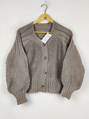 Buy online pre-used pre-loved 100% authentic & Original branded Unknown Brand (LS-19833) available in Pakistan. Top international brands avilable.