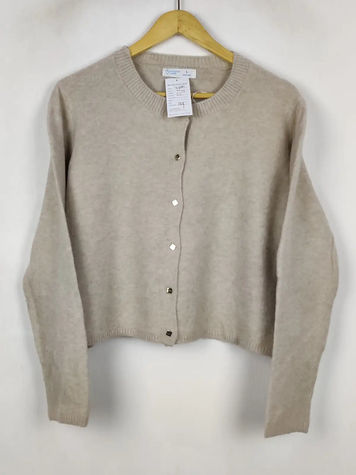 Buy online pre-used pre-loved 100% authentic & Original branded Primark (LS-19841) available in Pakistan. Top international brands avilable.