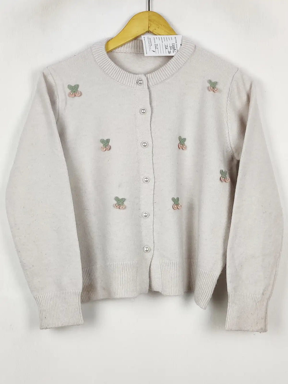 Buy online pre-used pre-loved 100% authentic & Original branded Unknown Brand (LS-19842) available in Pakistan. Top international brands avilable.