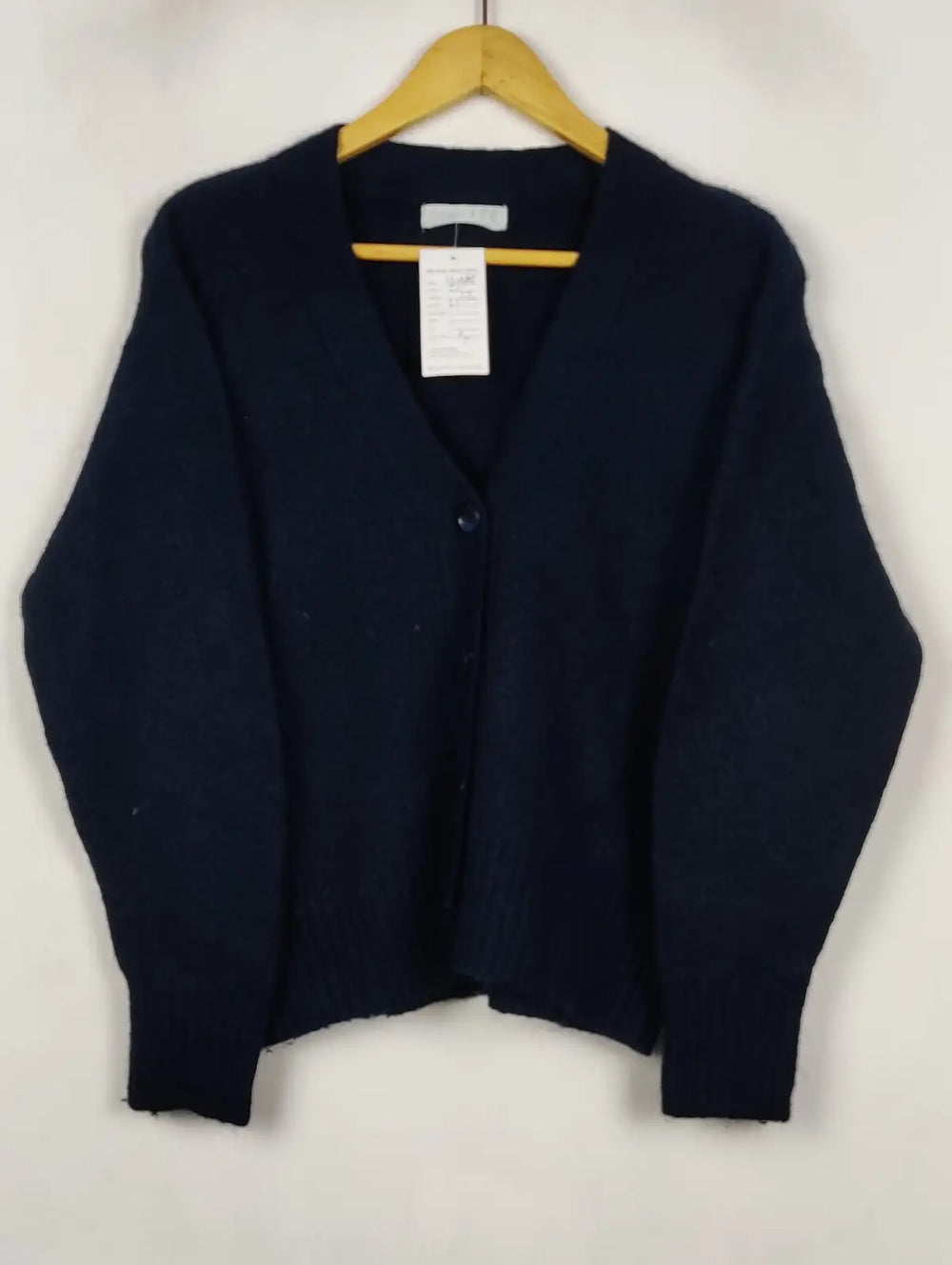 Buy online pre-used pre-loved 100% authentic & Original branded Primark (LS-19845) available in Pakistan. Top international brands avilable.