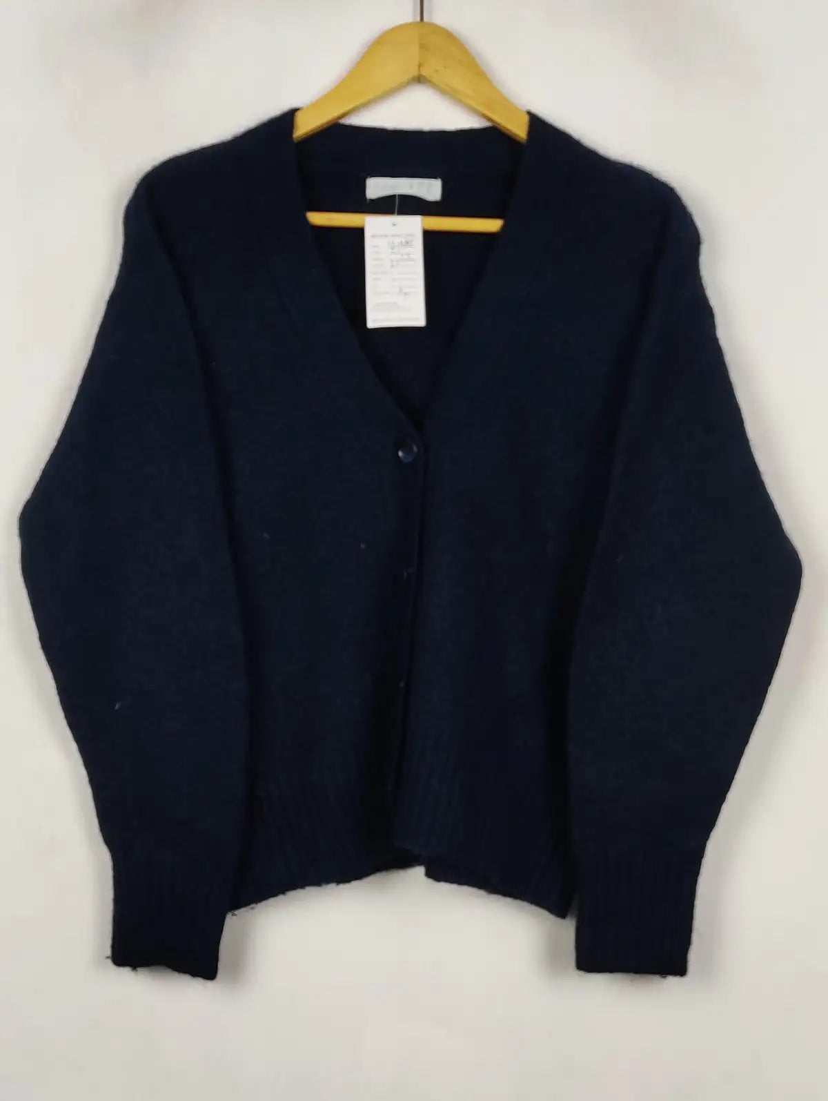 Buy online pre-used pre-loved 100% authentic & Original branded Primark (LS-19845) available in Pakistan. Top international brands avilable.