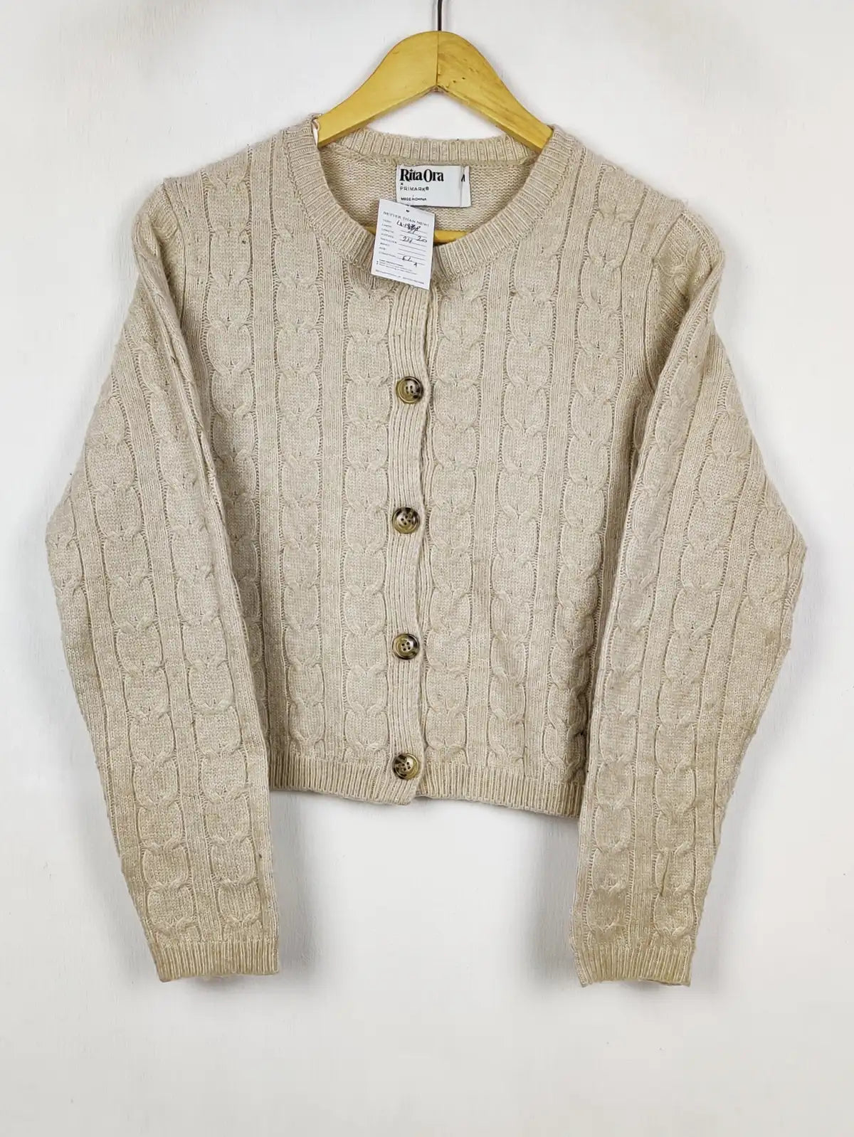 Buy online pre-used pre-loved 100% authentic & Original branded Primark (LS-19848) available in Pakistan. Top international brands avilable.