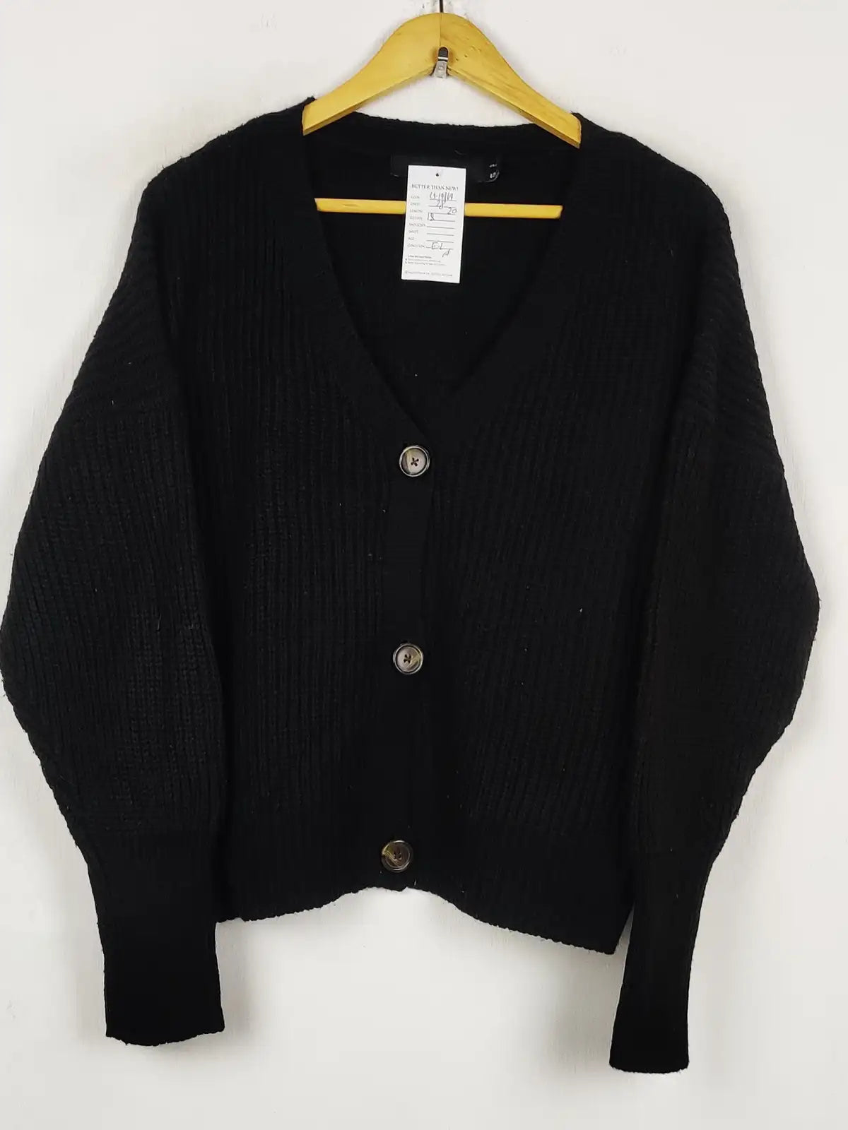 Buy online pre-used pre-loved 100% authentic & Original branded Vero Moda (LS-19849) available in Pakistan. Top international brands avilable.