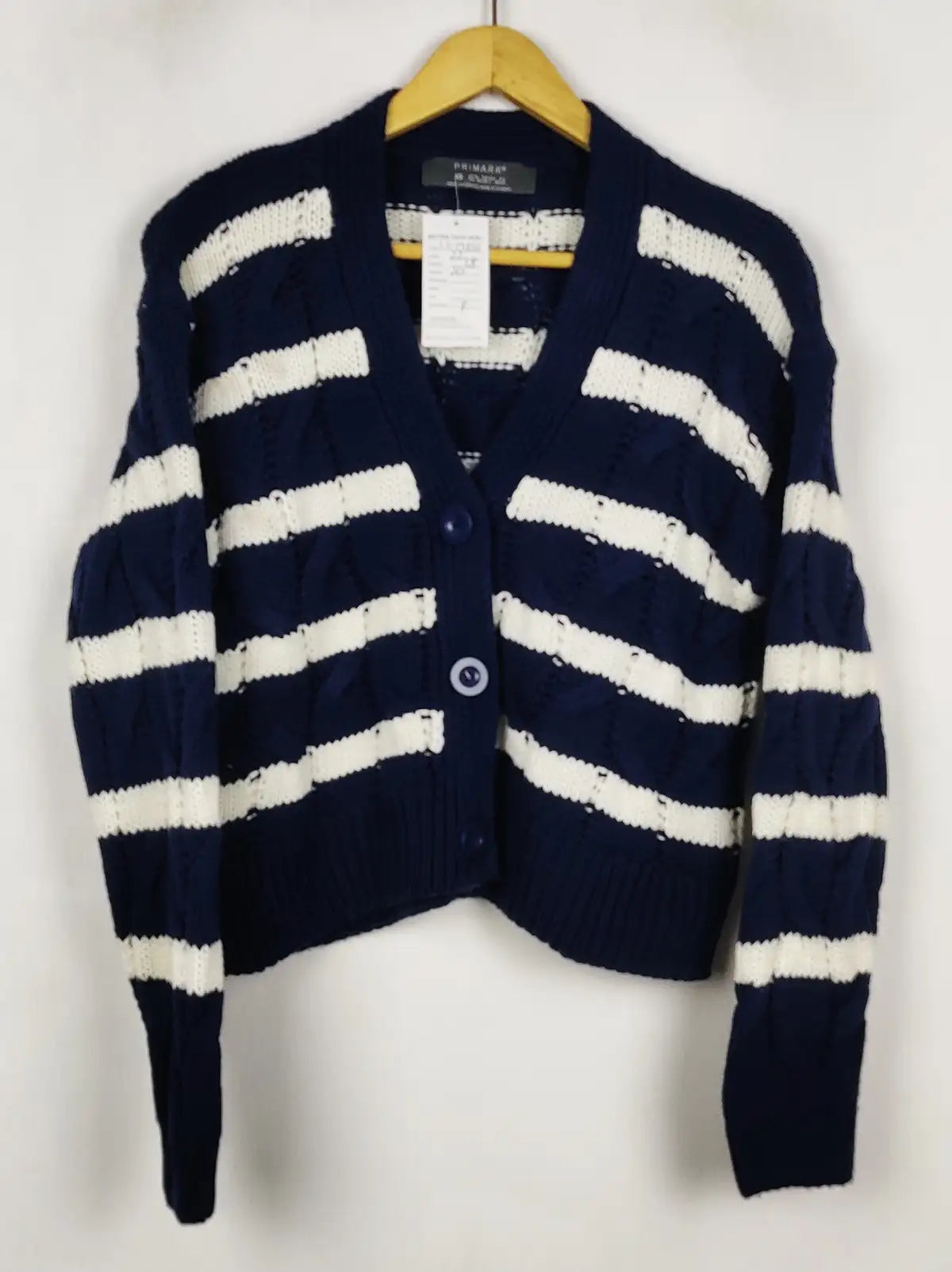 Buy online pre-used pre-loved 100% authentic & Original branded Primark (LS-19856) available in Pakistan. Top international brands avilable.