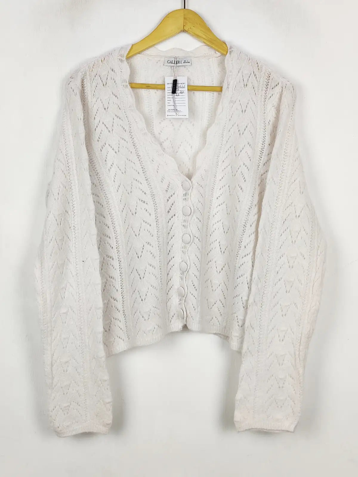 Buy online pre-used pre-loved 100% authentic & Original branded Gallery (LS-19866) available in Pakistan. Top international brands avilable.