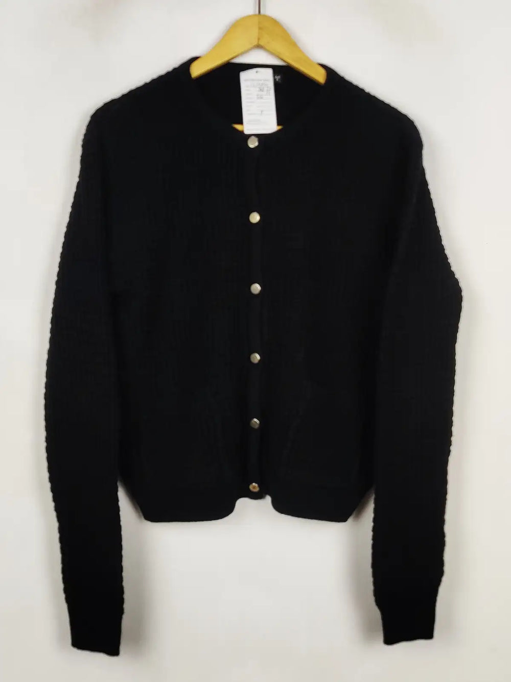 Buy online pre-used pre-loved 100% authentic & Original branded Dunnes Stores (LS-19894) available in Pakistan. Top international brands avilable.