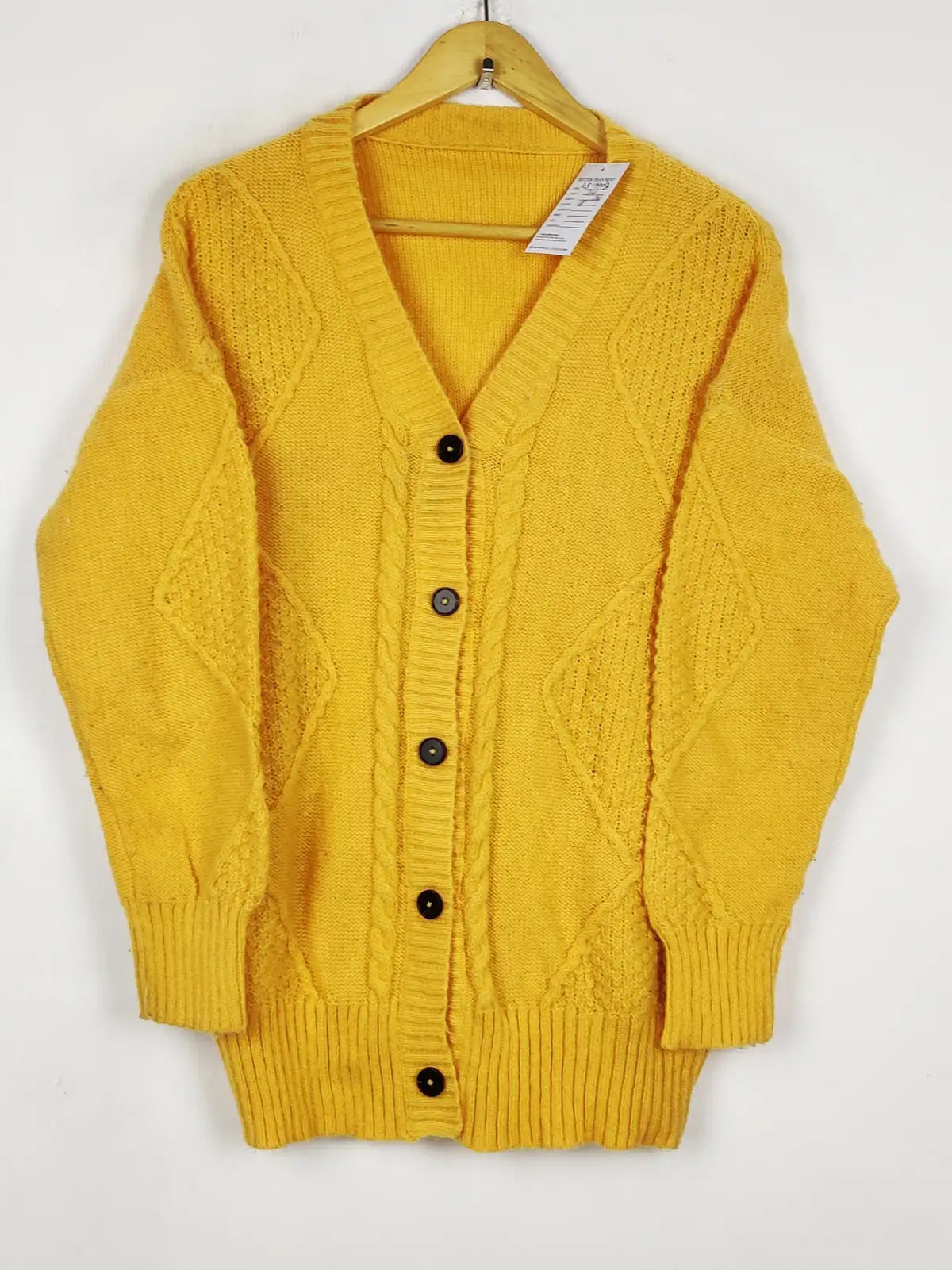 Buy online pre-used pre-loved 100% authentic & Original branded Unknown Brand (LS-19903) available in Pakistan. Top international brands avilable.