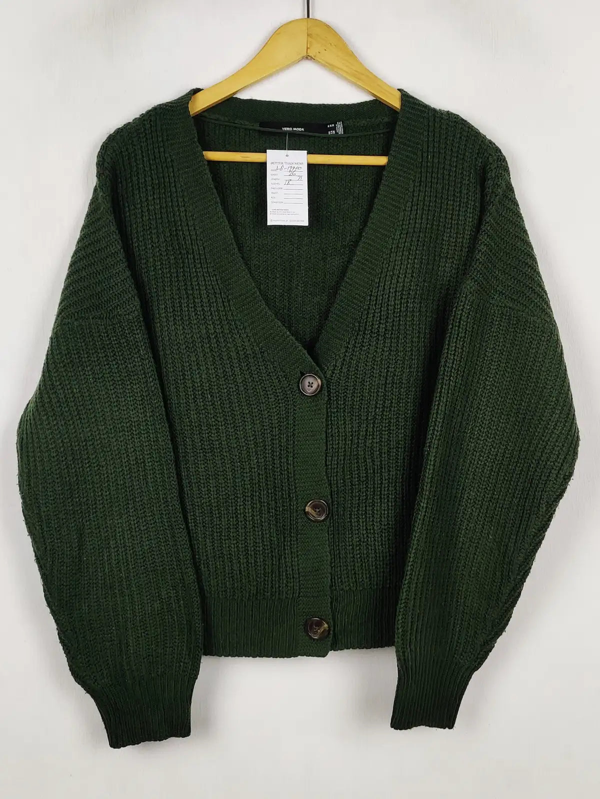 Buy online pre-used pre-loved 100% authentic & Original branded Vero Moda (LS-19910) available in Pakistan. Top international brands avilable.
