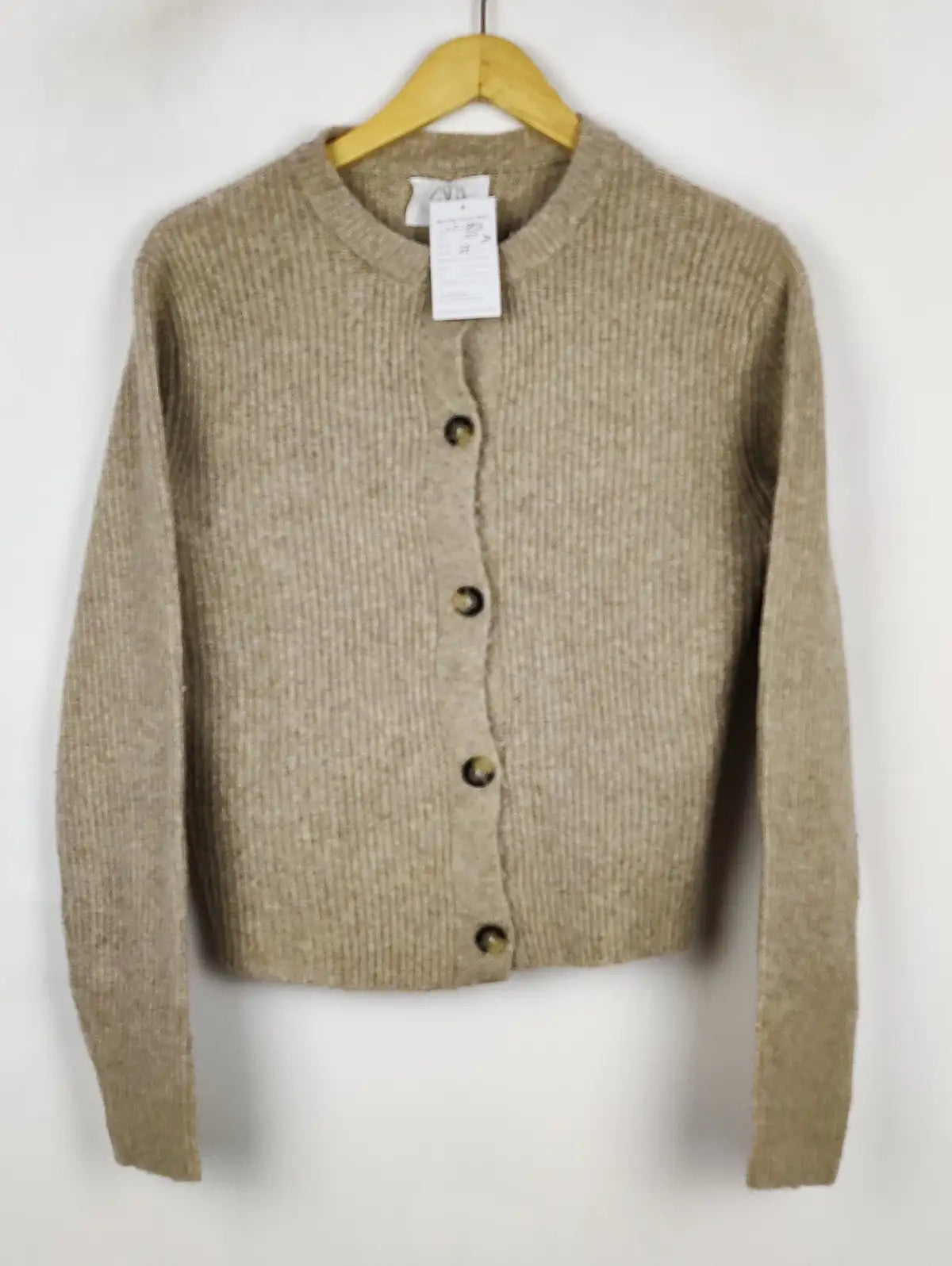 Buy online pre-used pre-loved 100% authentic & Original branded Zara (LS-19913) available in Pakistan. Top international brands avilable.