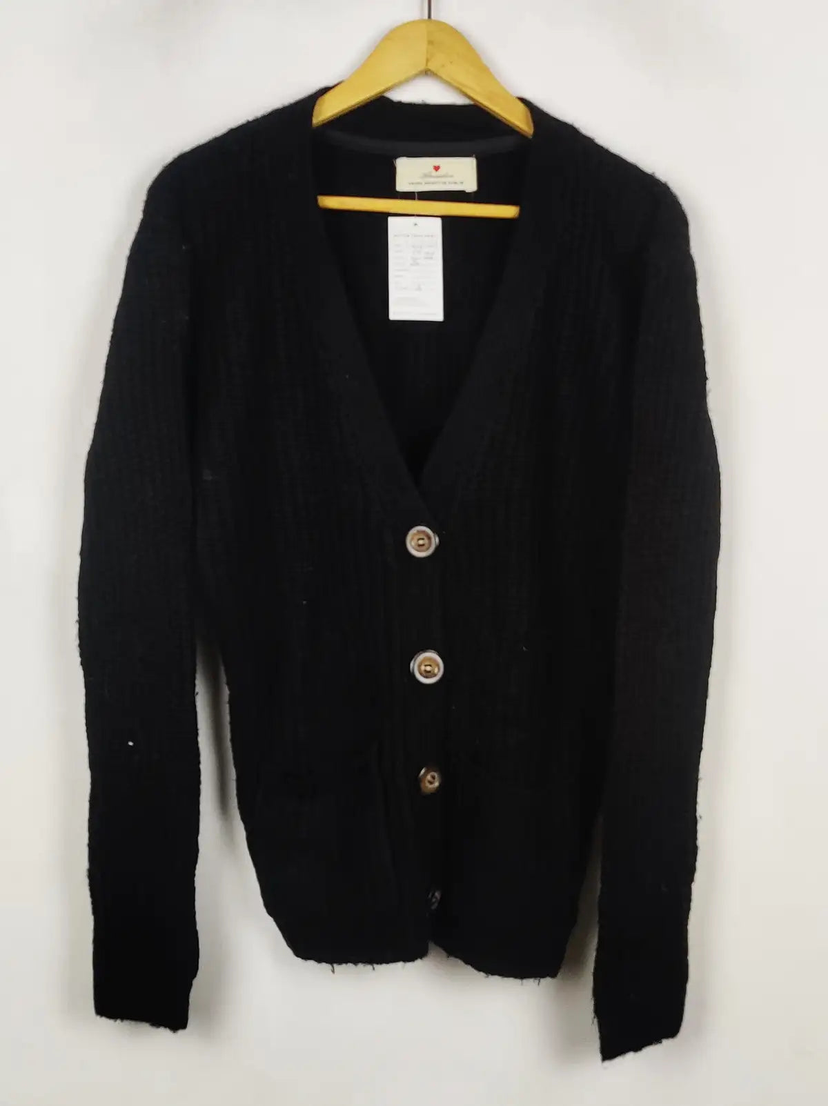 Buy online pre-used pre-loved 100% authentic & Original branded Atmosphere (LS-19923) available in Pakistan. Top international brands avilable.
