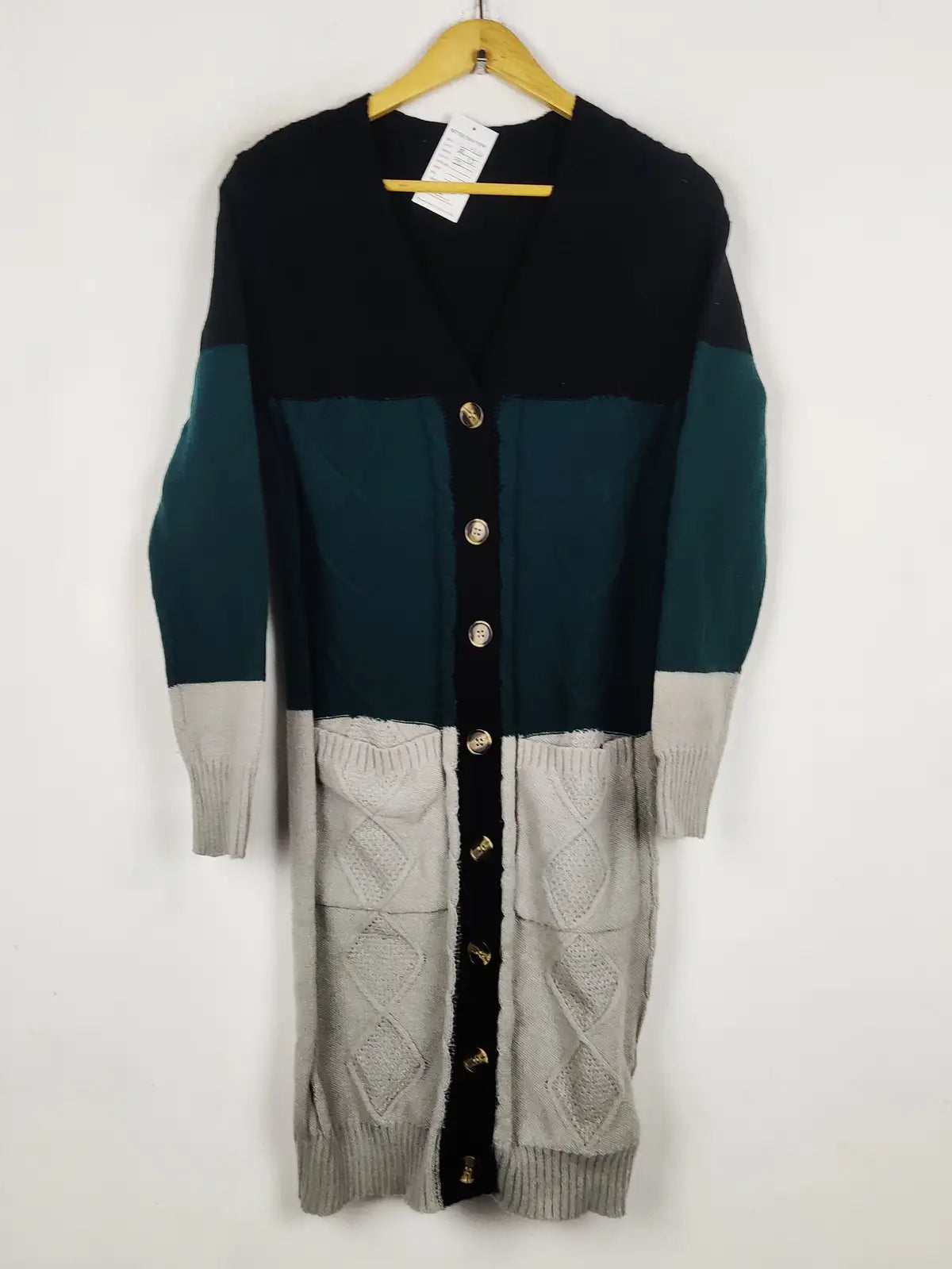 Buy online pre-used pre-loved 100% authentic & Original branded Shein (LS-19930) available in Pakistan. Top international brands avilable.