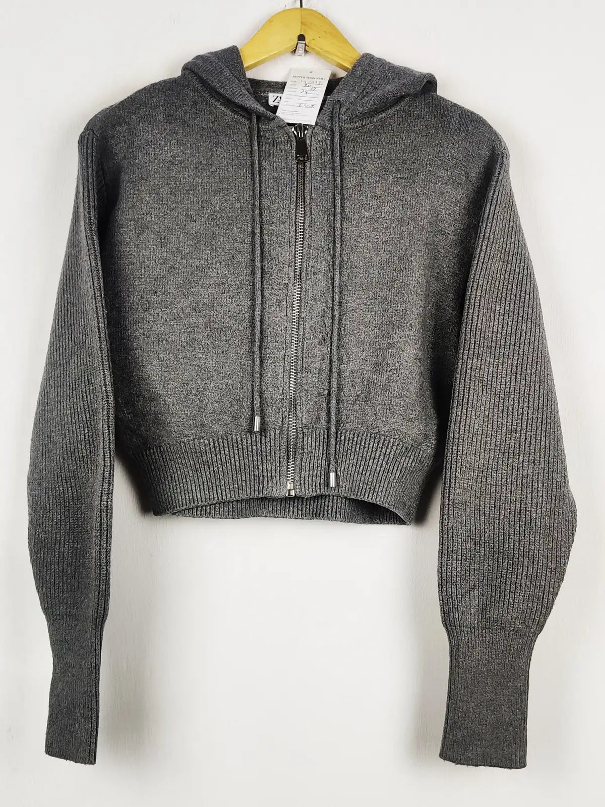 Buy online pre-used pre-loved 100% authentic & Original branded Zara (LS-19931) available in Pakistan. Top international brands avilable.