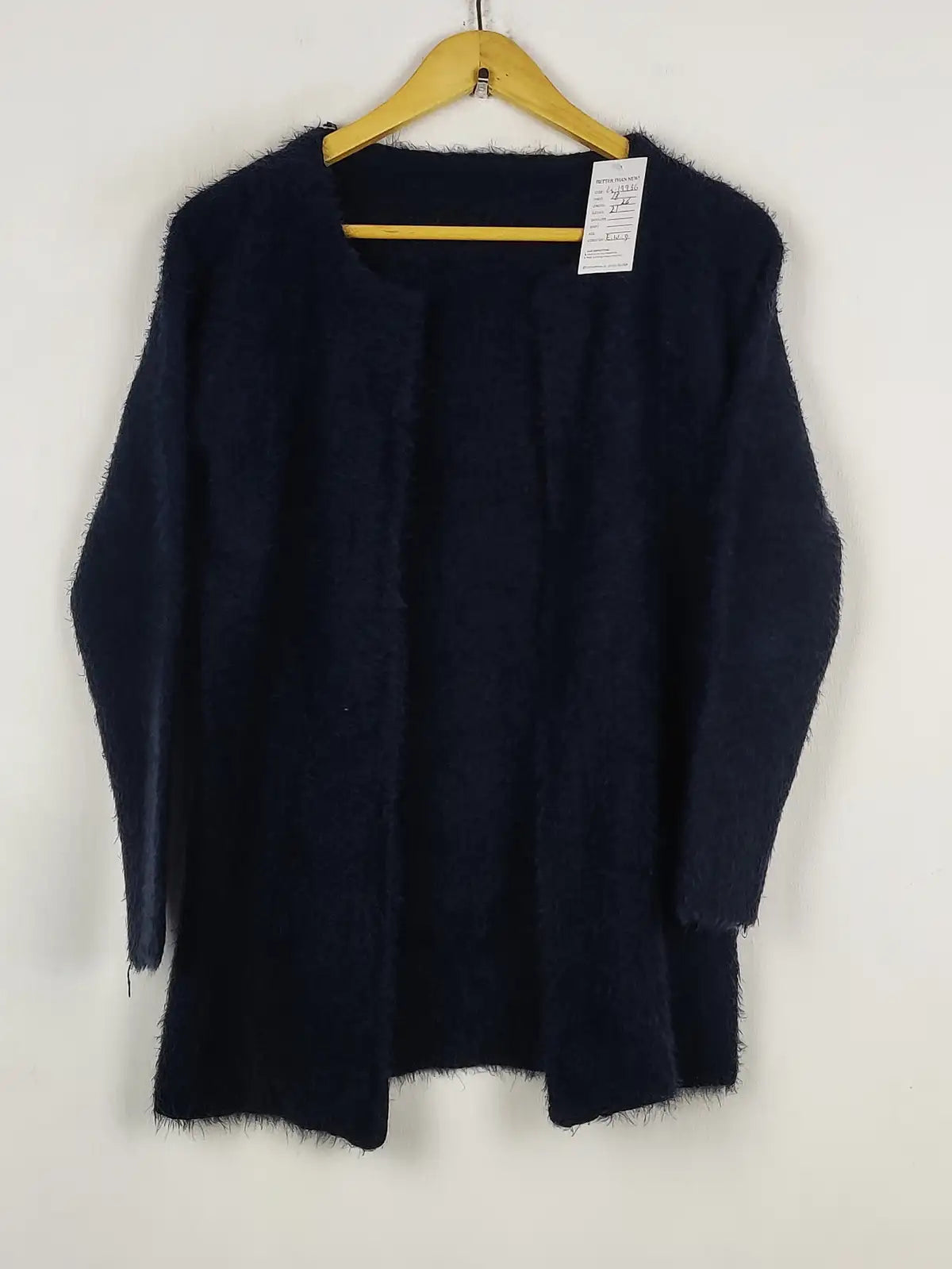 Buy online pre-used pre-loved 100% authentic & Original branded Unknown Brand (LS-19936) available in Pakistan. Top international brands avilable.