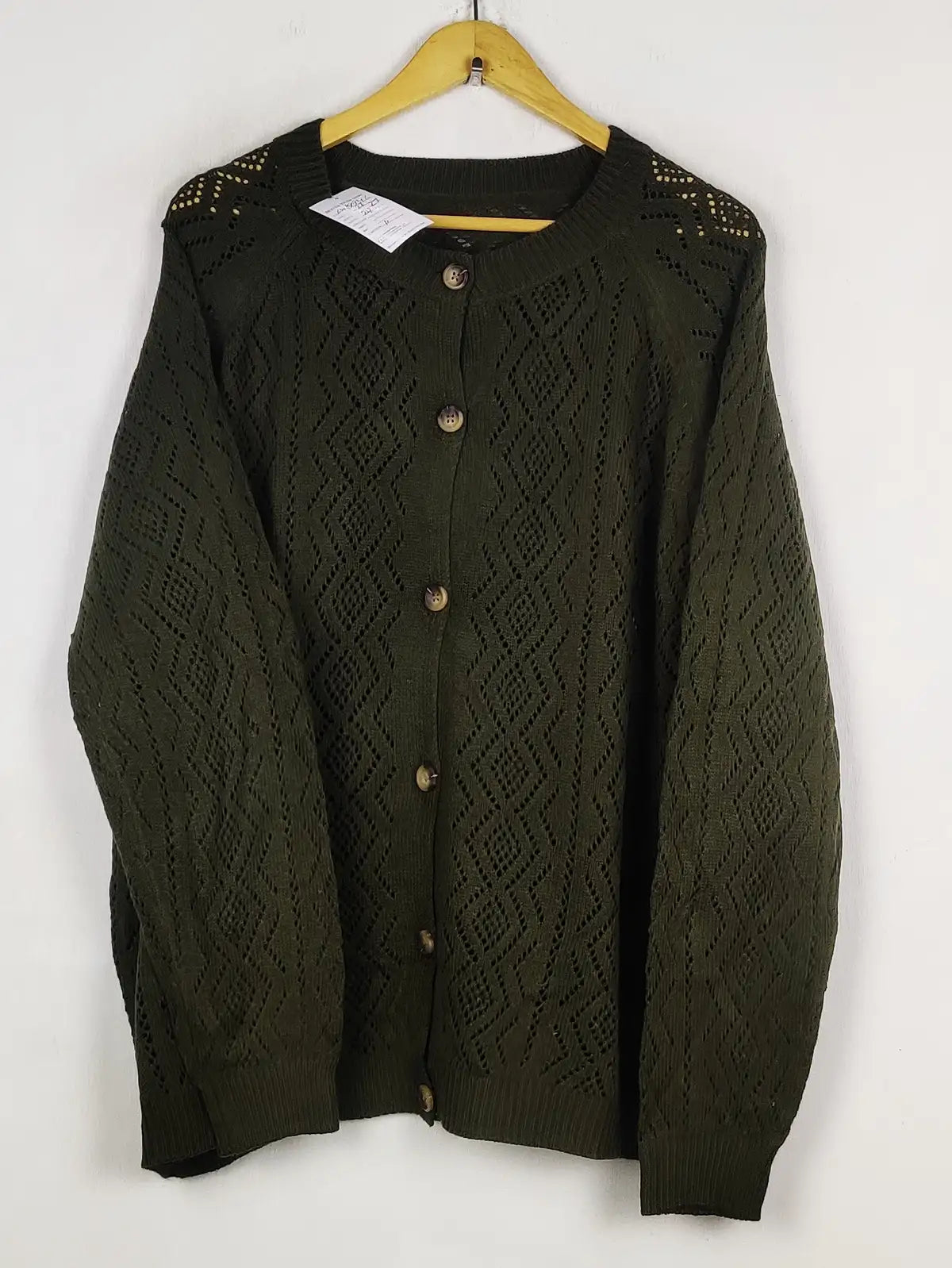 Buy online pre-used pre-loved 100% authentic & Original branded Shein (LS-19946) available in Pakistan. Top international brands avilable.