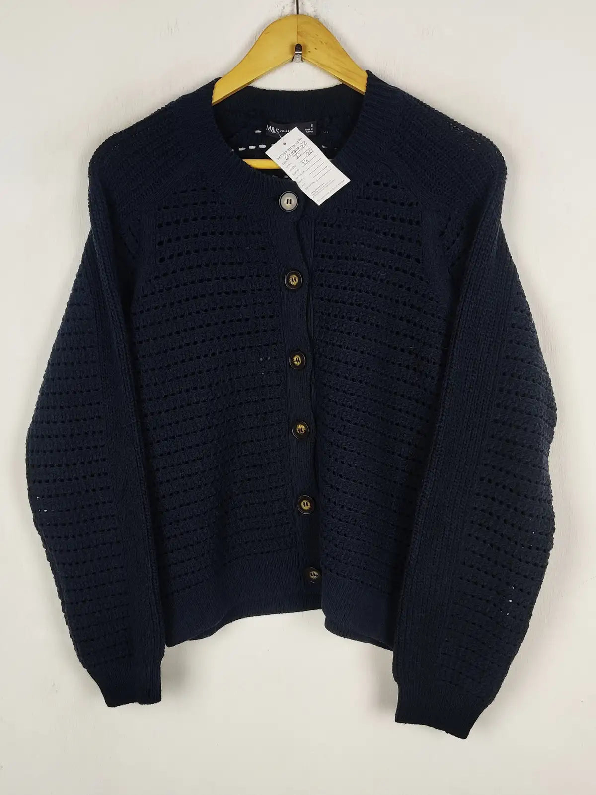 Buy online pre-used pre-loved 100% authentic & Original branded Marks & Spencer (LS-19952) available in Pakistan. Top international brands avilable.