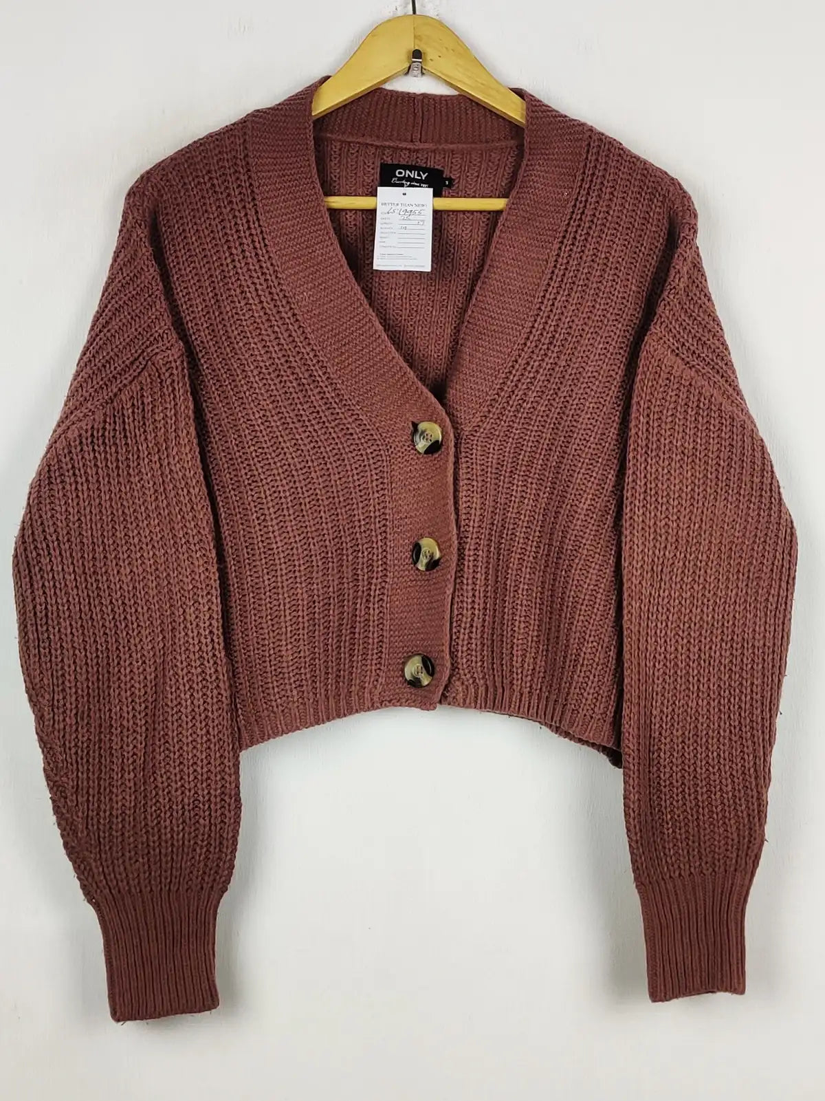 Buy online pre-used pre-loved 100% authentic & Original branded Only (LS-19955) available in Pakistan. Top international brands avilable.