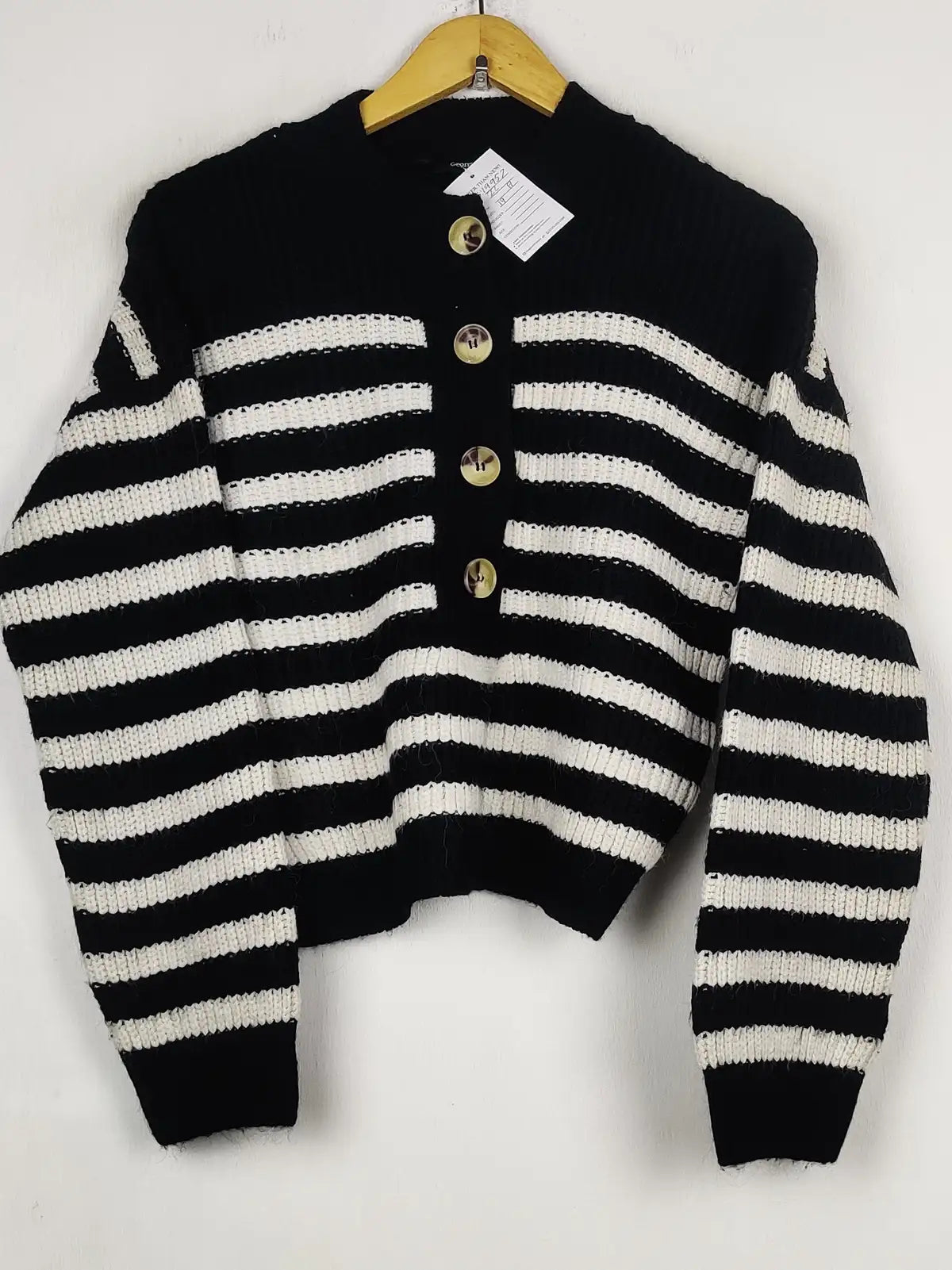 Buy online pre-used pre-loved 100% authentic & Original branded George (LS-19957) available in Pakistan. Top international brands avilable.