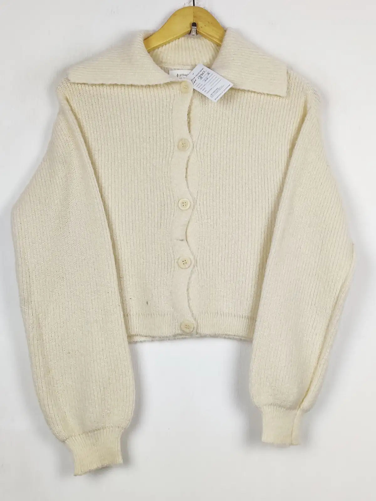 Buy online pre-used pre-loved 100% authentic & Original branded Stradivarius (LS-19963) available in Pakistan. Top international brands avilable.