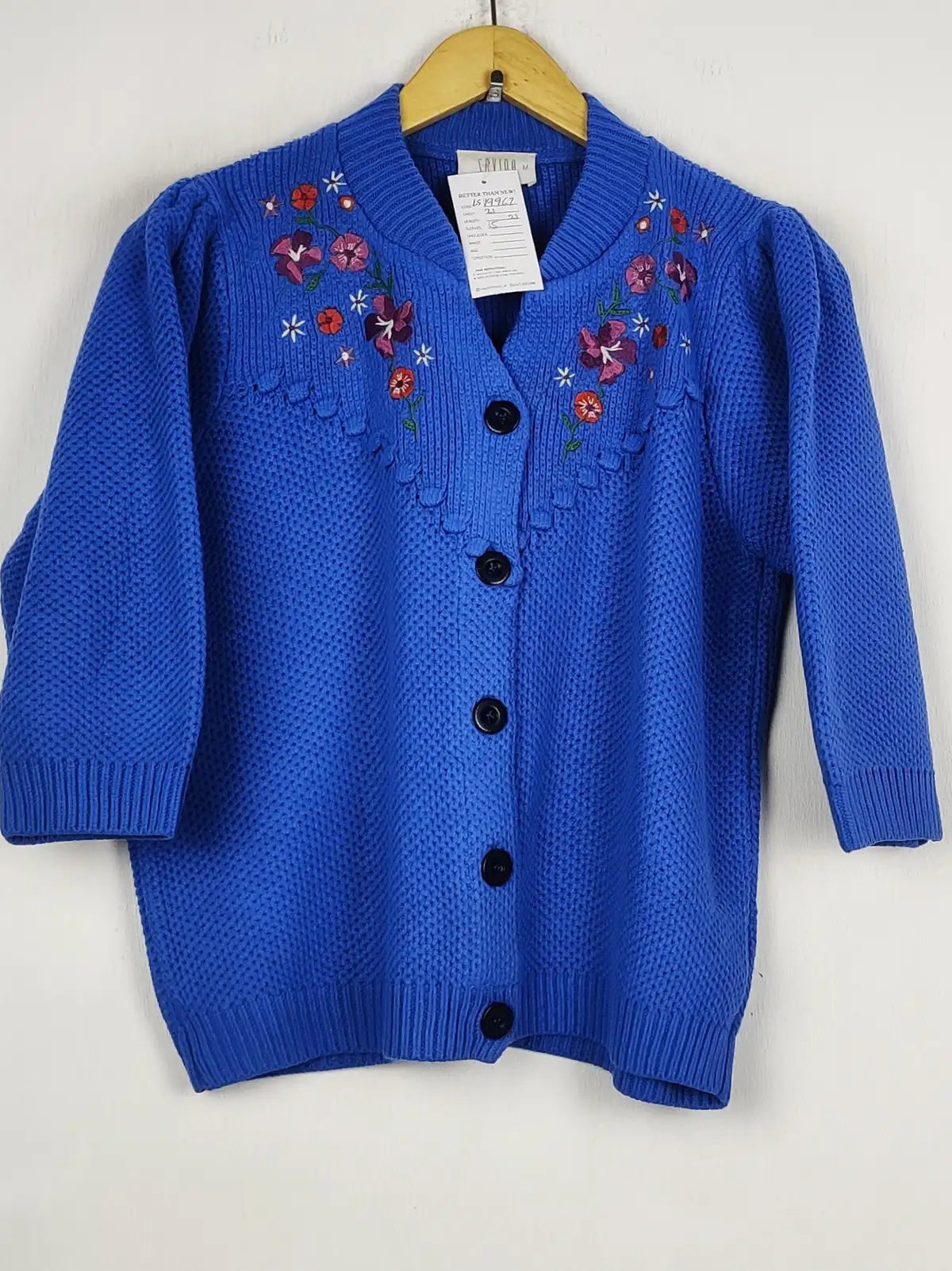 Buy online pre-used pre-loved 100% authentic & Original branded Savida (LS-19967) available in Pakistan. Top international brands avilable.