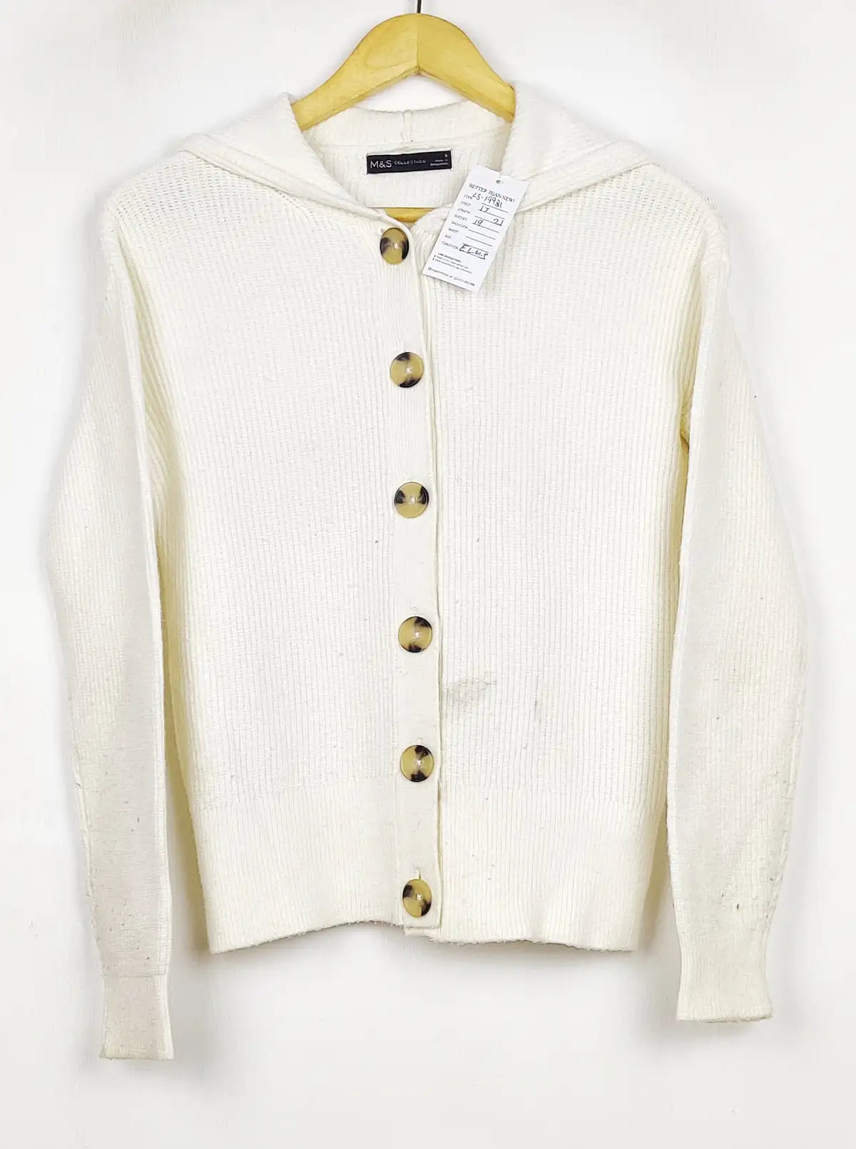 Buy online pre-used pre-loved 100% authentic & Original branded Marks & Spencer (LS-19981) available in Pakistan. Top international brands avilable.
