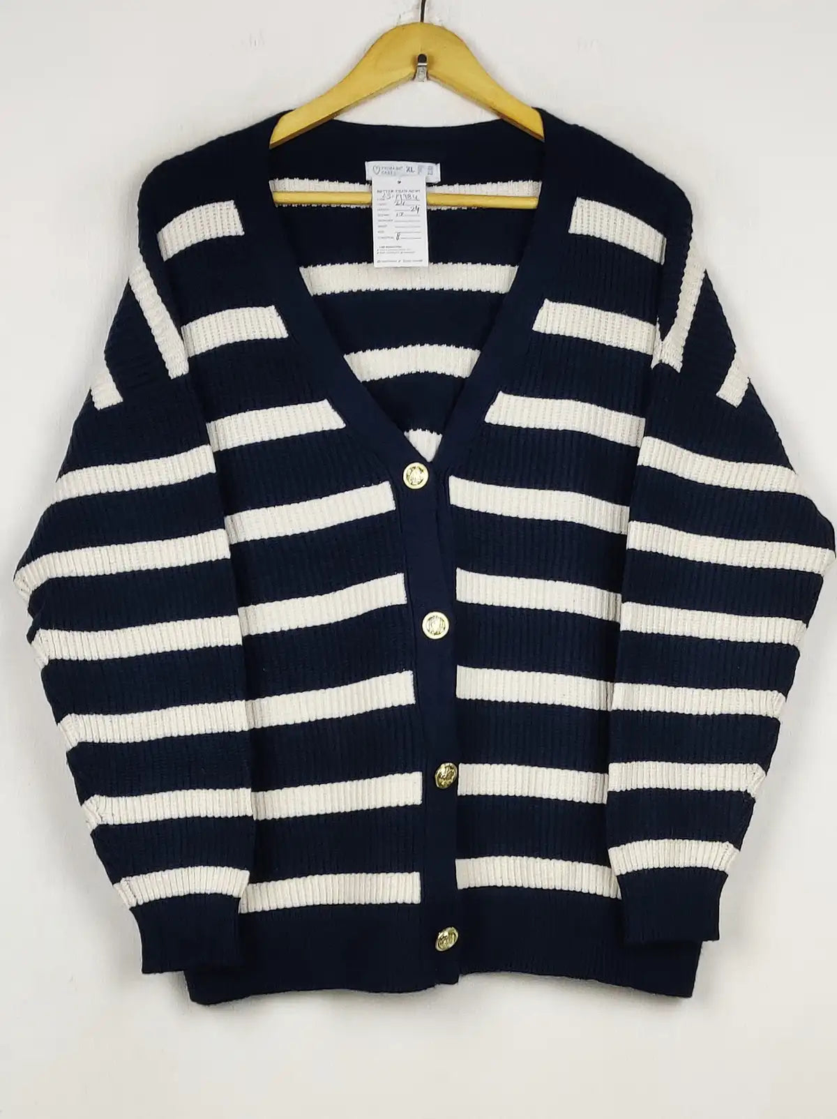 Buy online pre-used pre-loved 100% authentic & Original branded Primark (LS-19984) available in Pakistan. Top international brands avilable.
