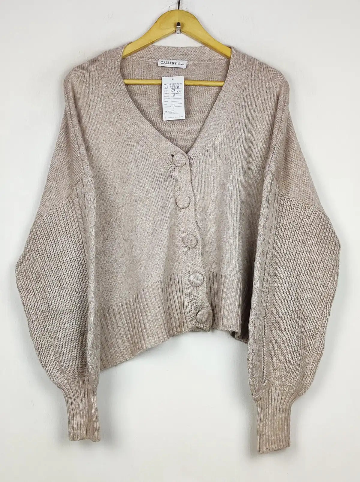Buy online pre-used pre-loved 100% authentic & Original branded Gallery (LS-19988) available in Pakistan. Top international brands avilable.
