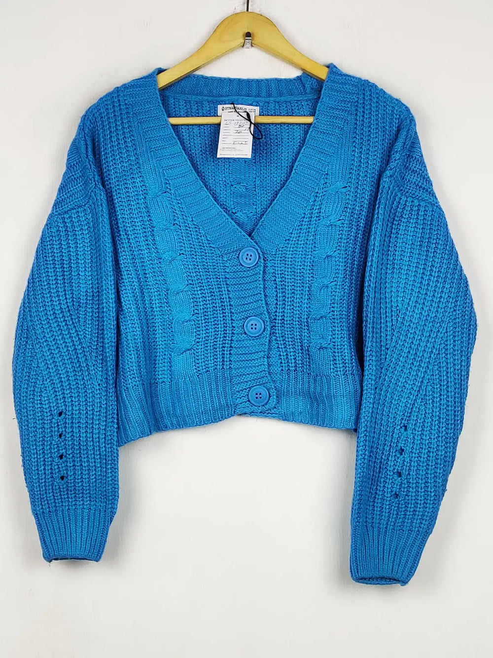 Buy online pre-used pre-loved 100% authentic & Original branded Stradivarius (LS-19989) available in Pakistan. Top international brands avilable.