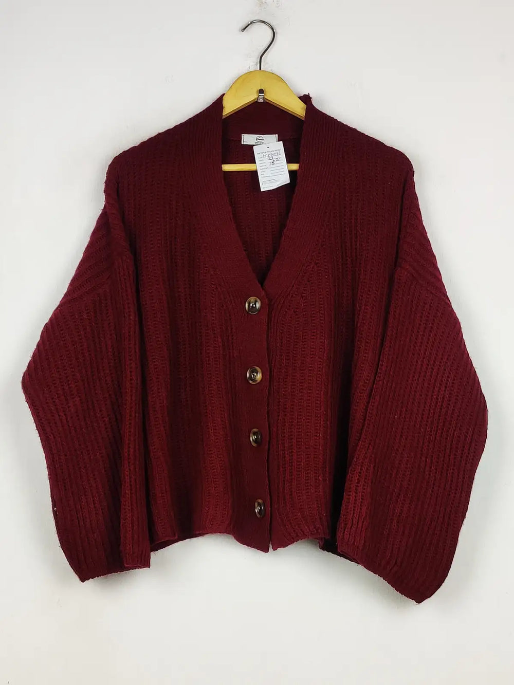 Buy online pre-used pre-loved 100% authentic & Original branded Kachm (LS-19992) available in Pakistan. Top international brands avilable.