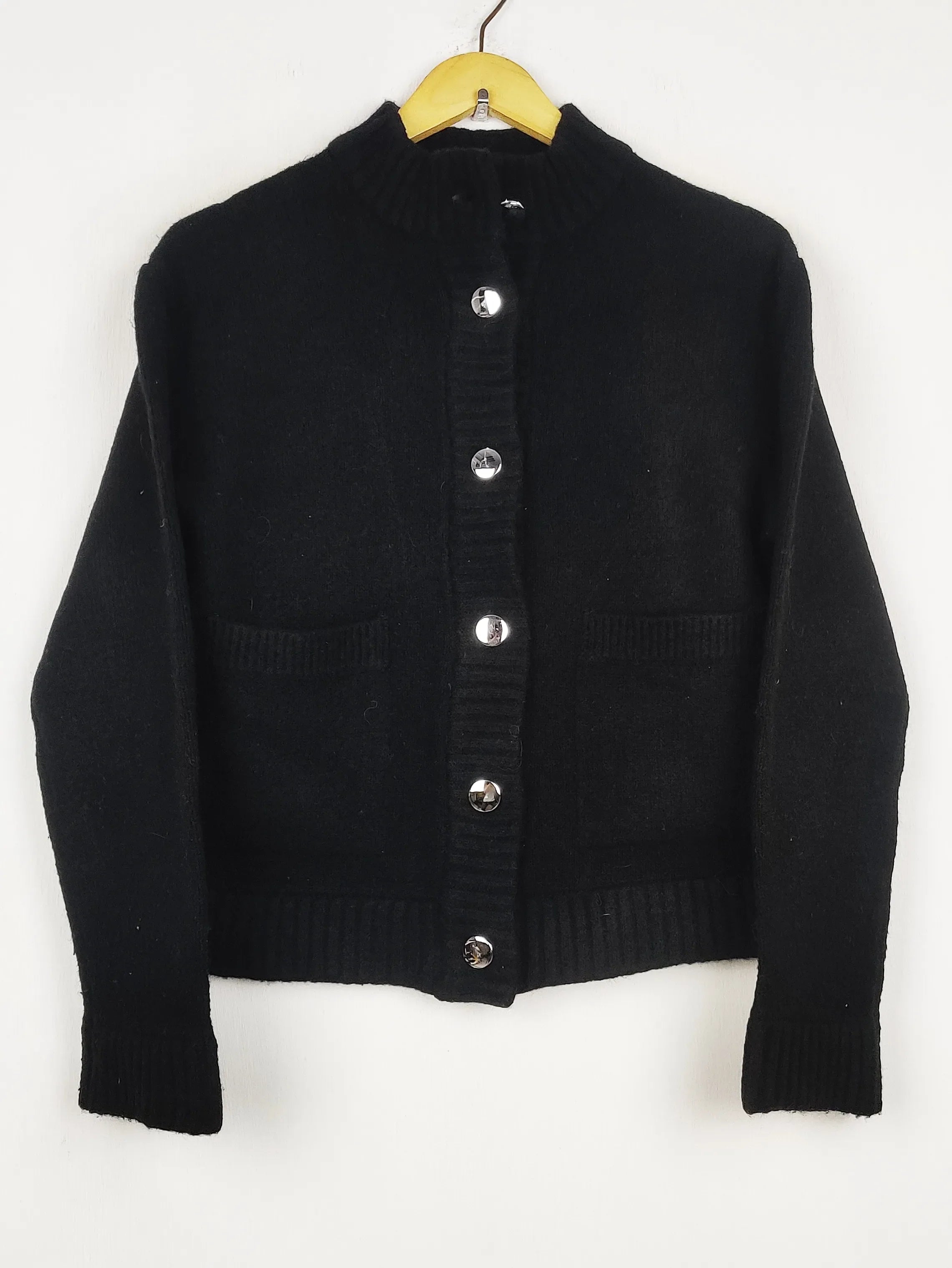 Buy online pre-used pre-loved 100% authentic & Original branded Primark (LS-20009) available in Pakistan. Top international brands avilable.