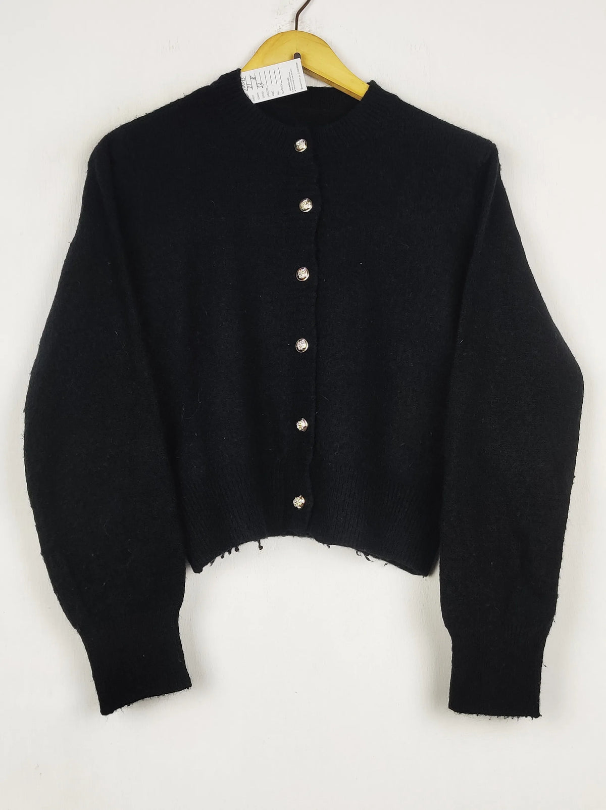Buy online pre-used pre-loved 100% authentic & Original branded Dazy Less (LS-20013) available in Pakistan. Top international brands avilable.