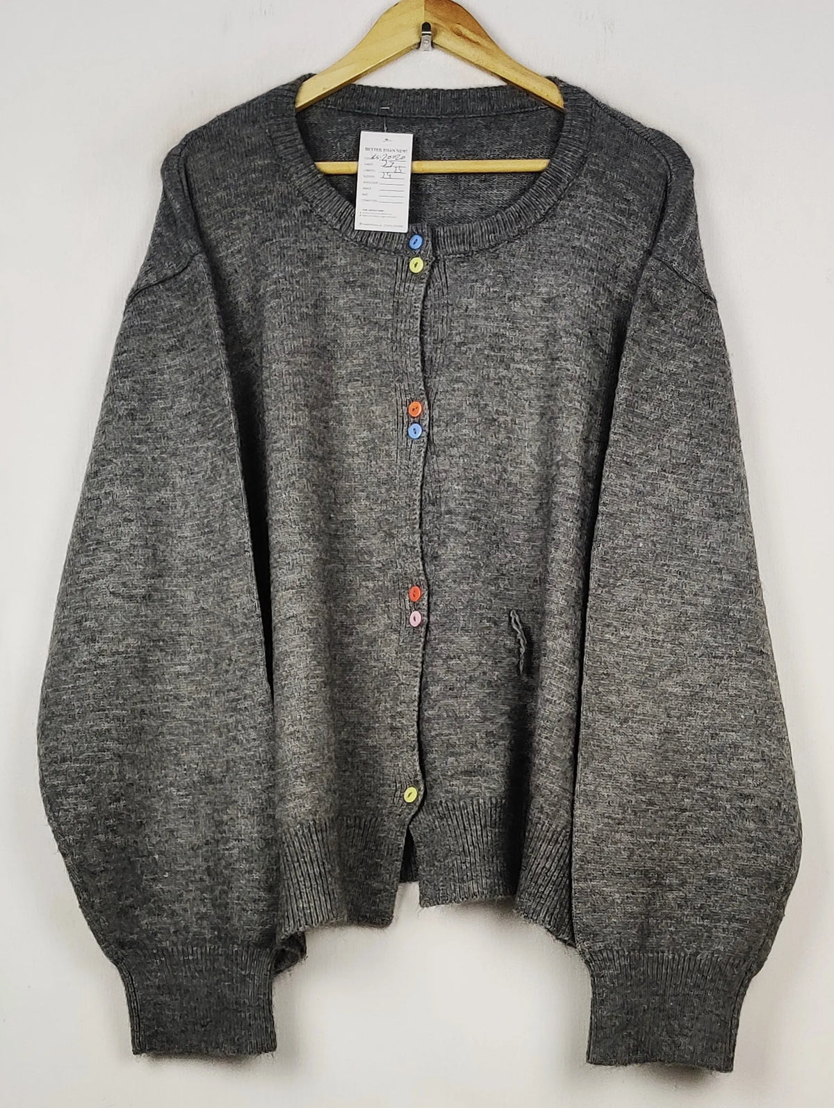 Buy online pre-used pre-loved 100% authentic & Original branded Unknown Brand (LS-20020) available in Pakistan. Top international brands avilable.