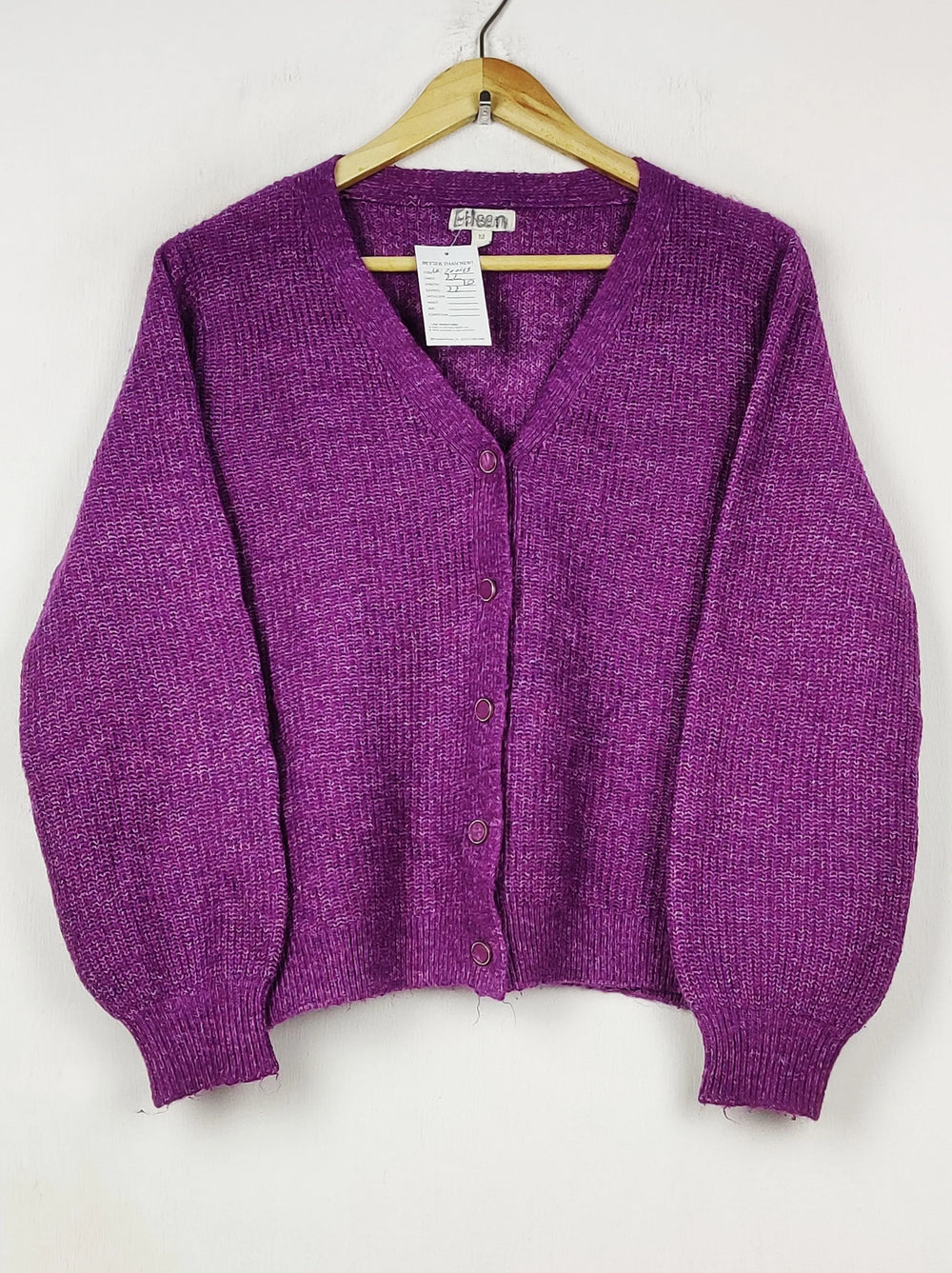 Buy online pre-used pre-loved 100% authentic & Original branded Monson (LS-20043) available in Pakistan. Top international brands avilable.