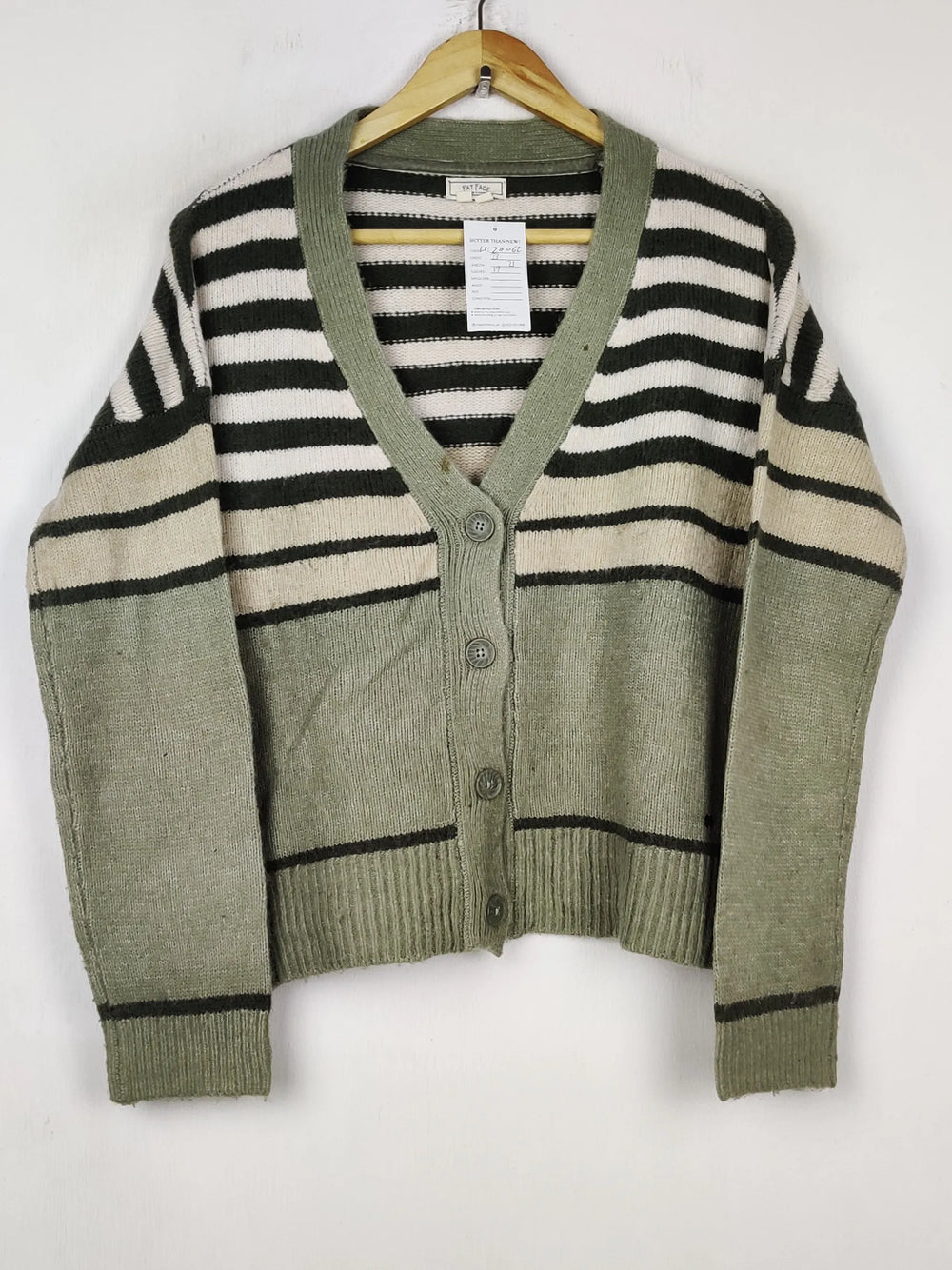 Buy online pre-used pre-loved 100% authentic & Original branded Fatface (LS-20062) available in Pakistan. Top international brands avilable.